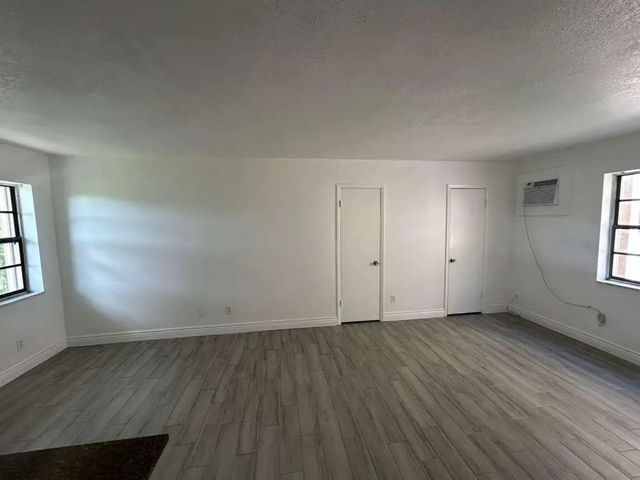 4 of 11 - 1081 Se Monterey Road #3-12, Stuart, FL