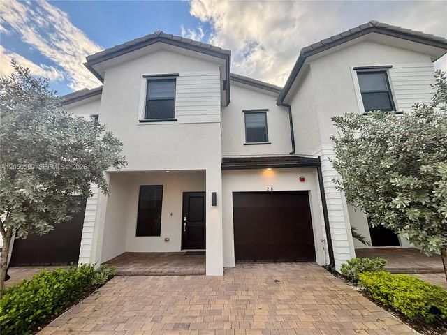 218 Sw 159th Court, Pembroke Pines