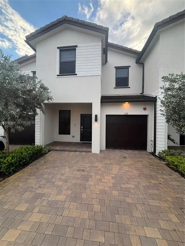 2 of 19 - 218 Sw 159th Court, Pembroke Pines, FL