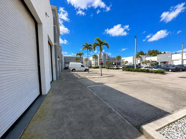 4 of 17 - 3300 Nw 112th Avenue #11, Doral, FL