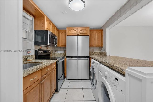 4 of 32 - 10300 Coral Way #c25, Miami, FL