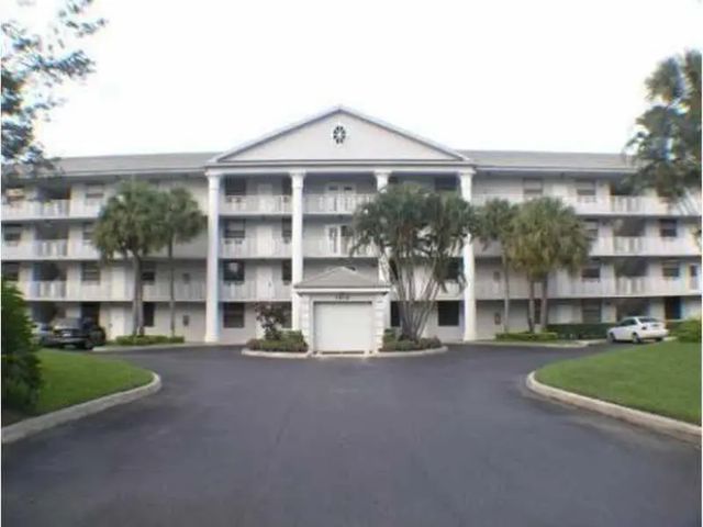 1711 Whitehall Drive #201, Davie
