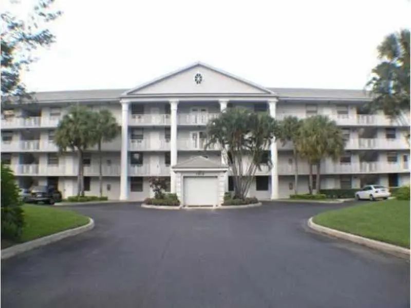 1711 Whitehall Drive #201, Davie