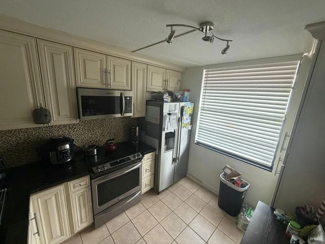 5 of 13 - 1711 Whitehall Drive #201, Davie, FL