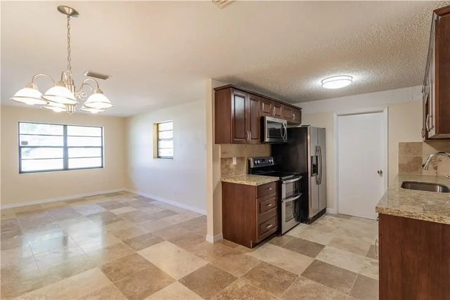 5 of 10 - 1131 W 1st Street, Riviera Beach, FL