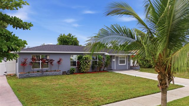 3 of 29 - 434 Australian Circle, Lake Park, FL