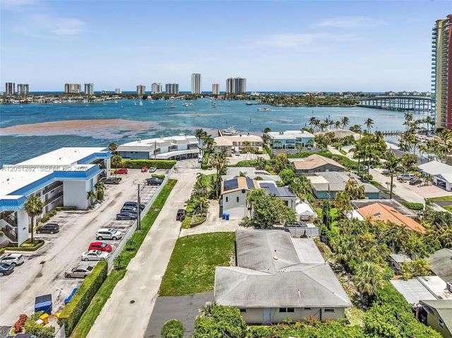 4 of 52 - 411 Wilma Circle, Riviera Beach, FL