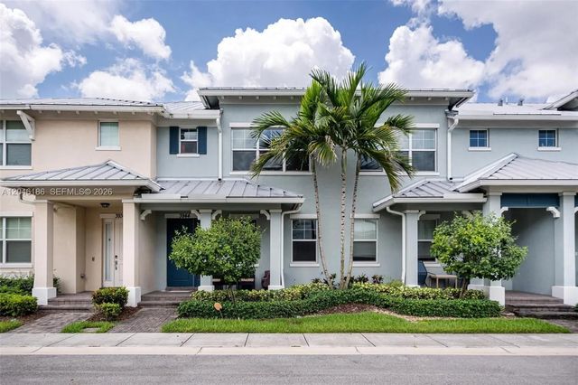 3944 Poinciana Lane, Hollywood