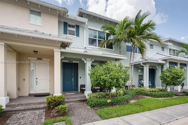 2 of 45 - 3944 Poinciana Lane, Hollywood, FL