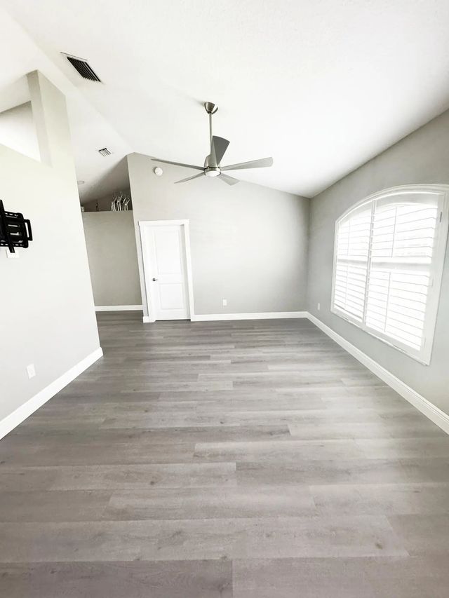 4 of 30 - 1497 Sw Wepaco Avenue, Port St. Lucie, FL