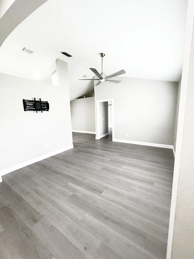 5 of 30 - 1497 Sw Wepaco Avenue, Port St. Lucie, FL