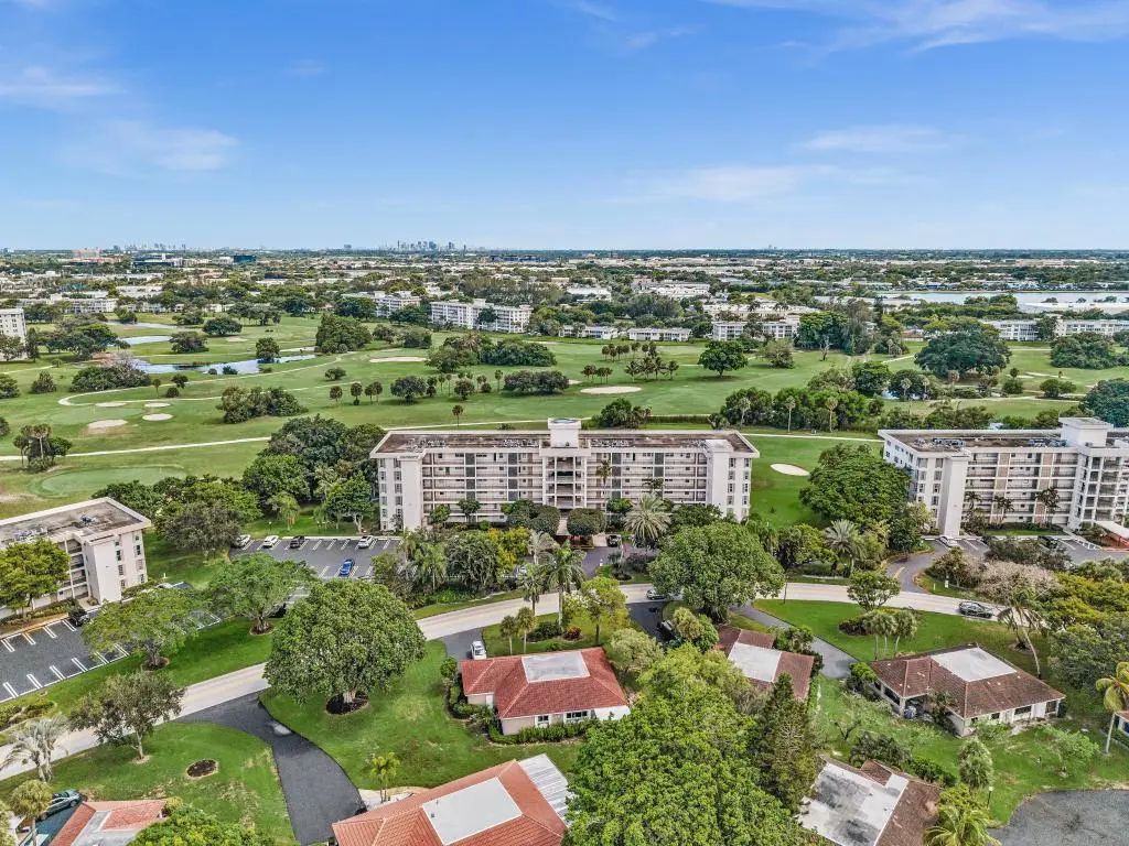 2950 N Palm Aire Drive #607, Pompano Beach