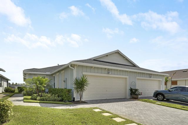 2 of 53 - 1960 Se Crosswood Way, Port St. Lucie, FL