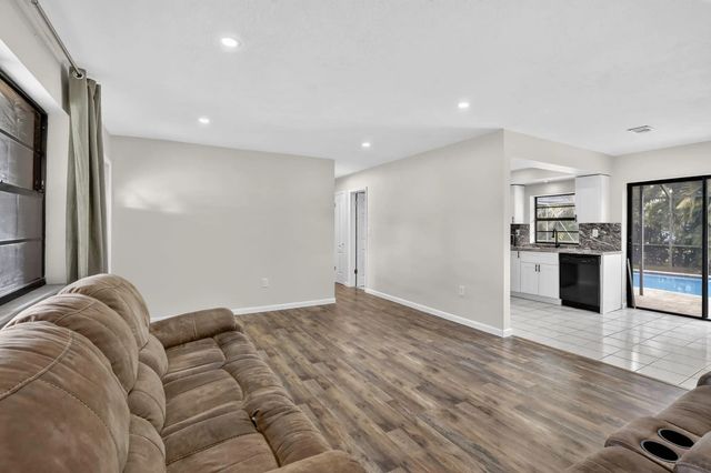5 of 26 - 8968 Sw 52nd Place, Cooper City, FL