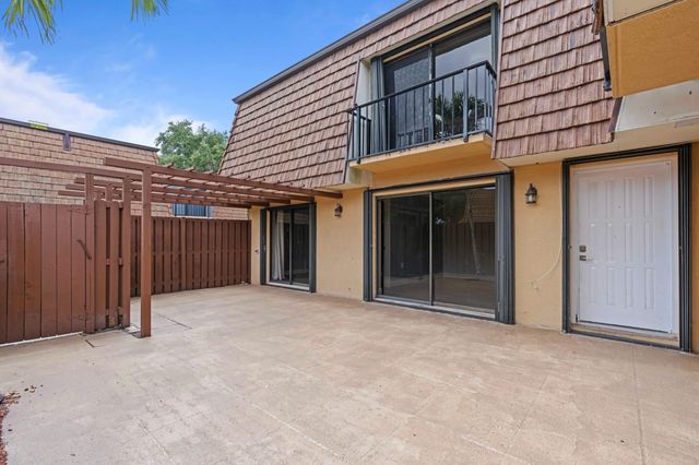 5 of 25 - 1405 14th Lane, Greenacres, FL