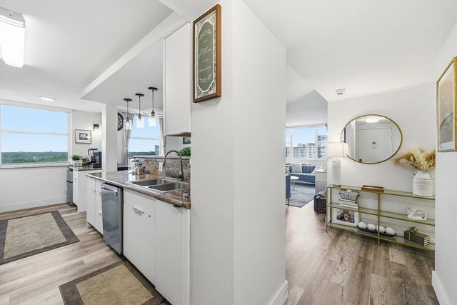 4 of 40 - 4400 Hillcrest Drive #719c, Hollywood, FL