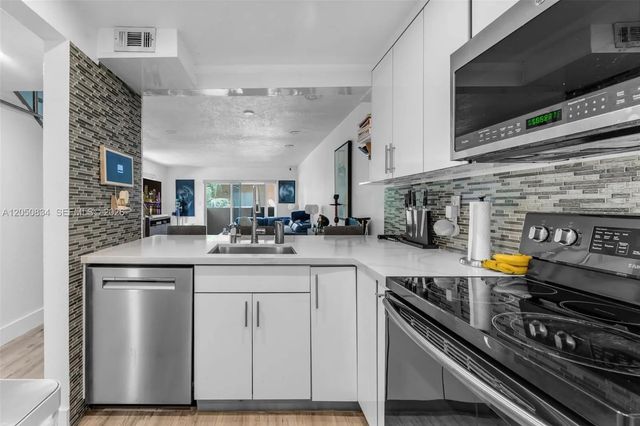 5 of 30 - 9958 Sw 88th Street #522-5, Miami, FL