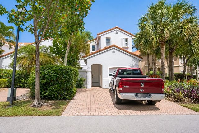 2 of 28 - 1115 Weeping Willow Way, Hollywood, FL