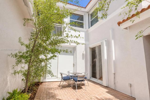 3 of 28 - 1115 Weeping Willow Way, Hollywood, FL