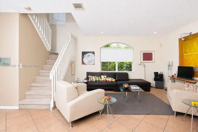 4 of 28 - 1115 Weeping Willow Way, Hollywood, FL