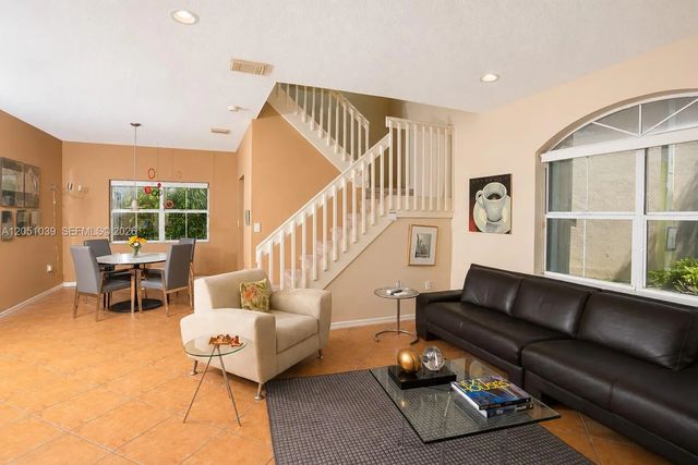 5 of 28 - 1115 Weeping Willow Way, Hollywood, FL