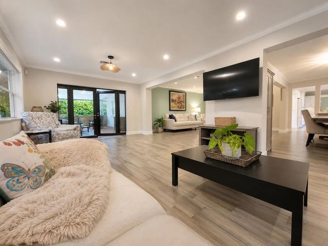 4 of 56 - 4201 Fillmore Street, Hollywood, FL