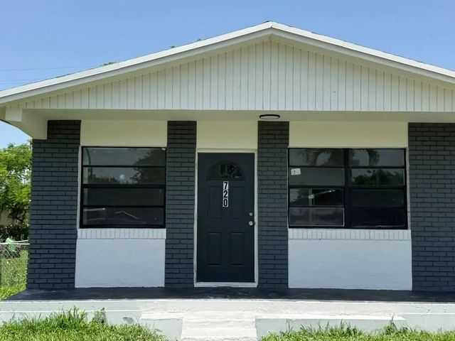 720 Rickey Jackson Boulevard, Pahokee