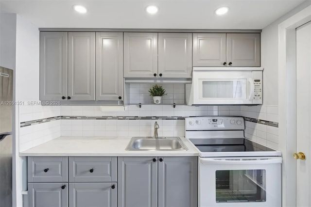 2 of 39 - 3133 S Ocean Drive #218, Hallandale Beach, FL