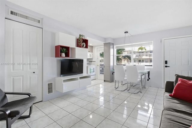 3 of 39 - 3133 S Ocean Drive #218, Hallandale Beach, FL