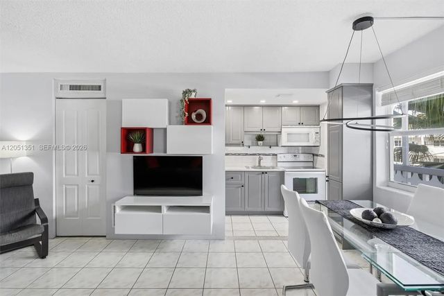 4 of 39 - 3133 S Ocean Drive #218, Hallandale Beach, FL