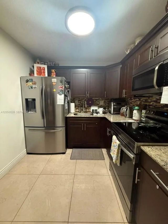 9405 W Flagler Street #212d, Miami