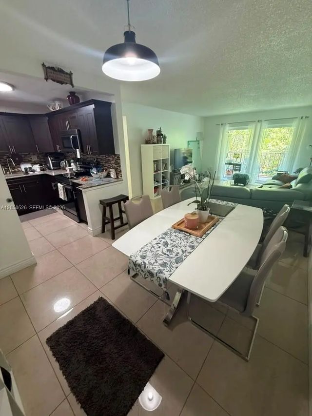 4 of 17 - 9405 W Flagler Street #212d, Miami, FL