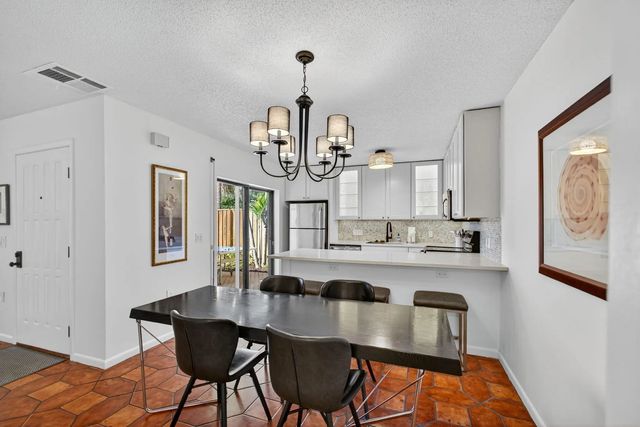 1700 Embassy Drive #103, West Palm Beach