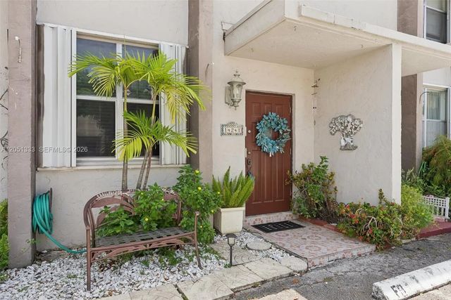 3 of 47 - 14241 Memorial Hwy 9f Highway, Miami, FL