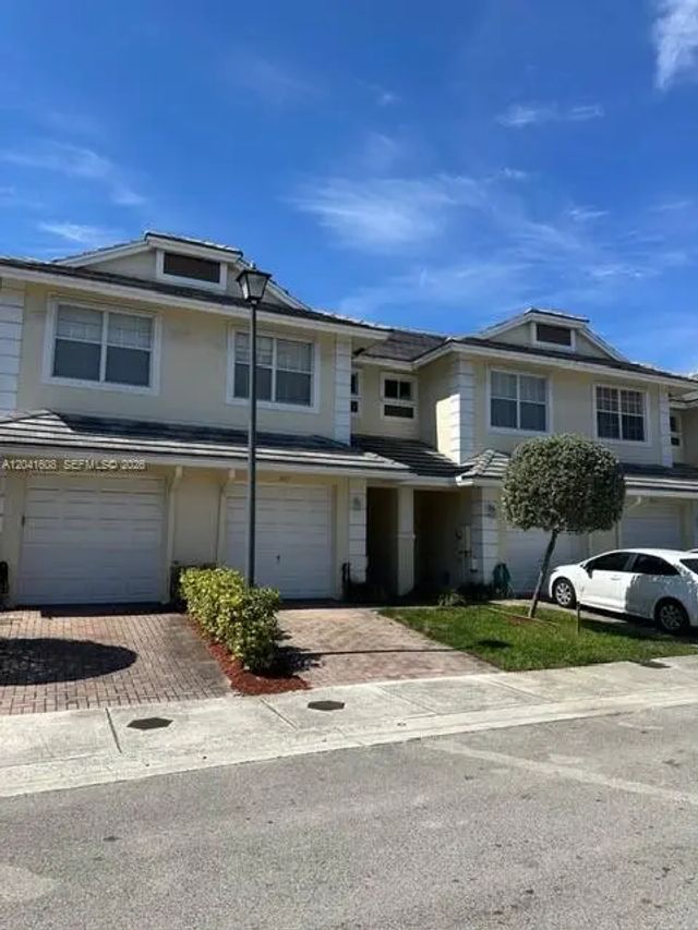 4 of 8 - 3011 Nw 30th Avenue #3011, Oakland Park, FL