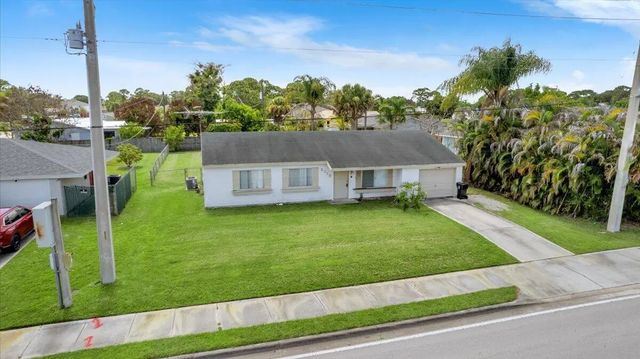 5 of 50 - 2118 Sw Airoso Boulevard, Port St. Lucie, FL