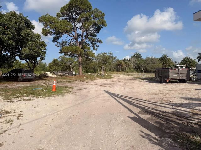 4 of 8 - 1417 Florian Drive, Dania Beach, FL
