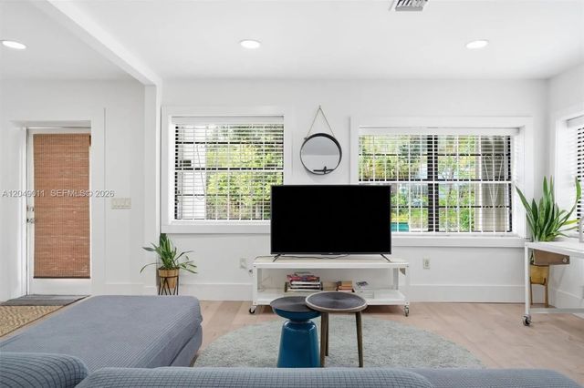 5 of 26 - 446 Ne 64th Street, Miami, FL