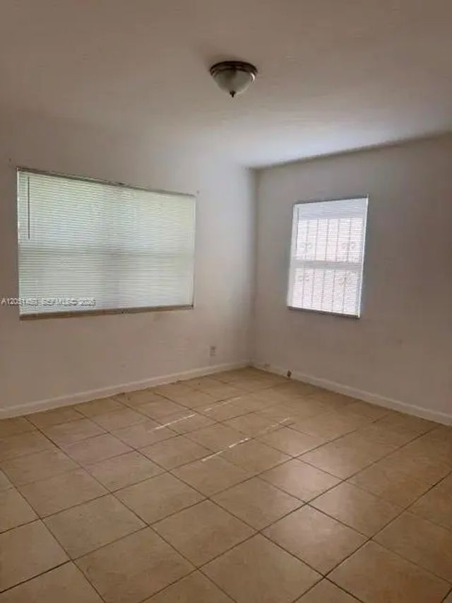 5 of 11 - 2628 Fletcher Court, Hollywood, FL