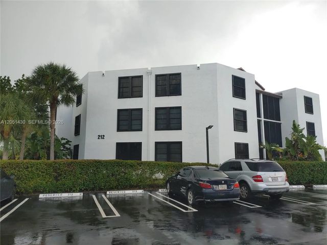 2 of 31 - 212 Lake Pointe Drive #112, Oakland Park, FL