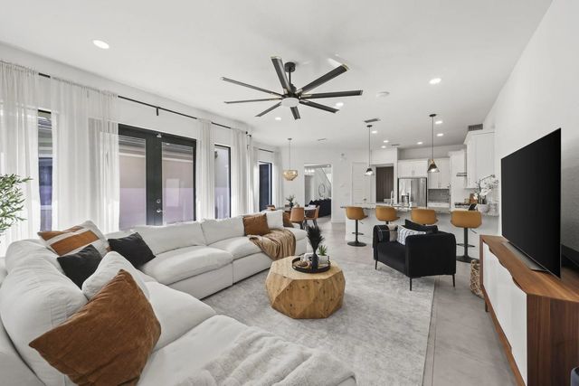 4 of 35 - 10432 N Lago Vista Circle, Parkland, FL
