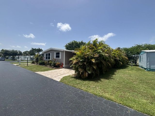 4 of 40 - 6700 Nw 45th Avenue #s-7, Coconut Creek, FL