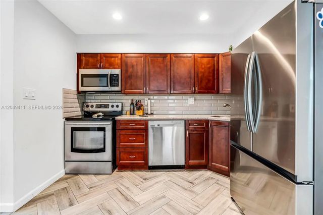 3 of 37 - 7211 Nw 76th Street, Tamarac, FL