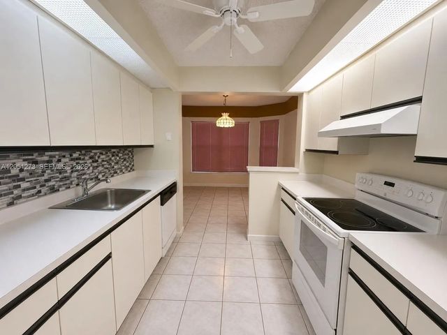 3 of 38 - 12950 Sw 4th Court #209h, Pembroke Pines, FL