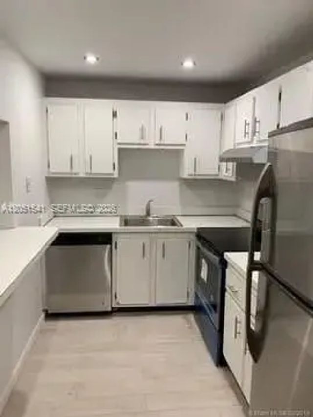 4168 Inverrary Drive #305, Lauderhill