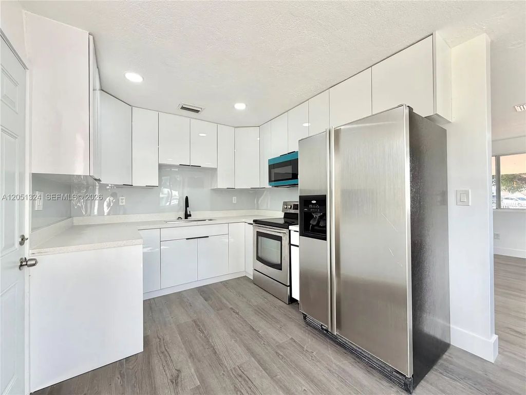685 Se Park Drive, Hialeah