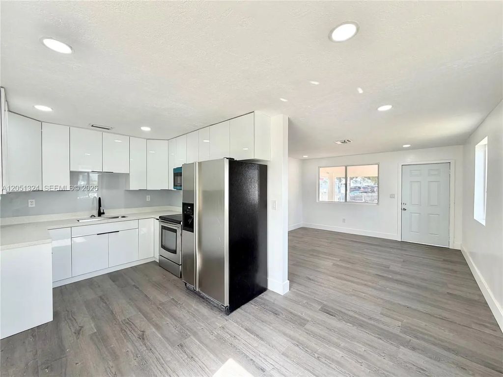 685 Se Park Drive, Hialeah