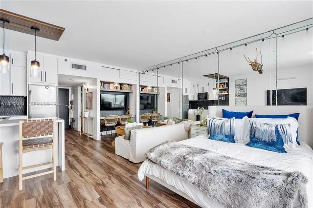 2 of 20 - 555 Ne 15th Street #518, Miami, FL