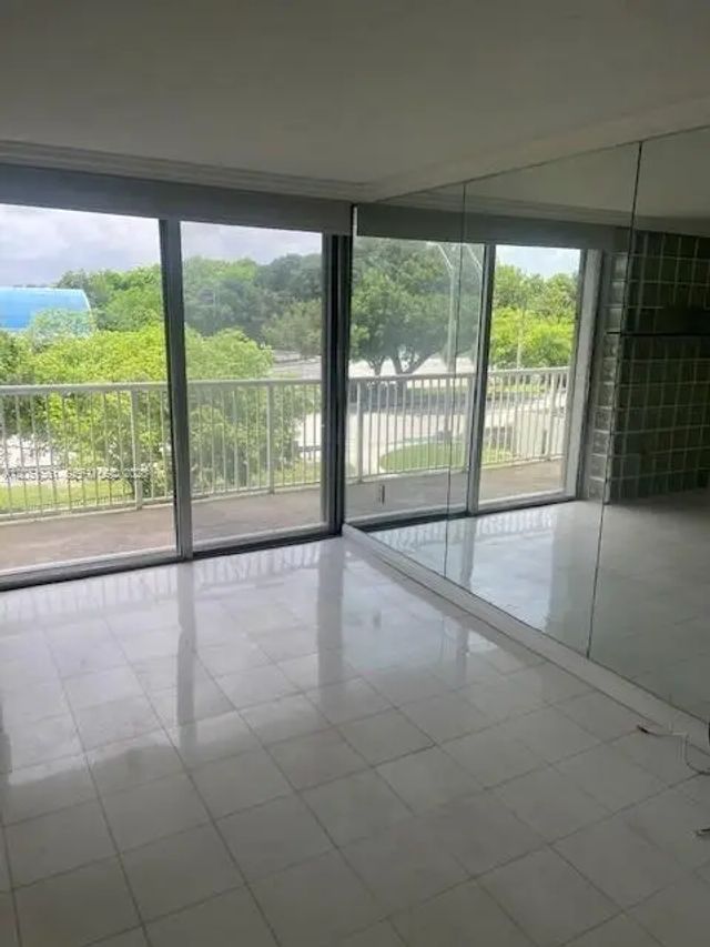 150 Se 25th Road #4i, Miami