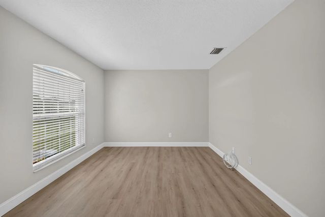 3 of 33 - 1666 Sw Davis Street, Port St. Lucie, FL